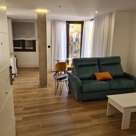 Apartamento 1º B Juan Robledo En Centro Ciudad *
